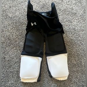 NEW Under Armour Youth Boys Integrated Padded Football Pants Youth Small 1305591